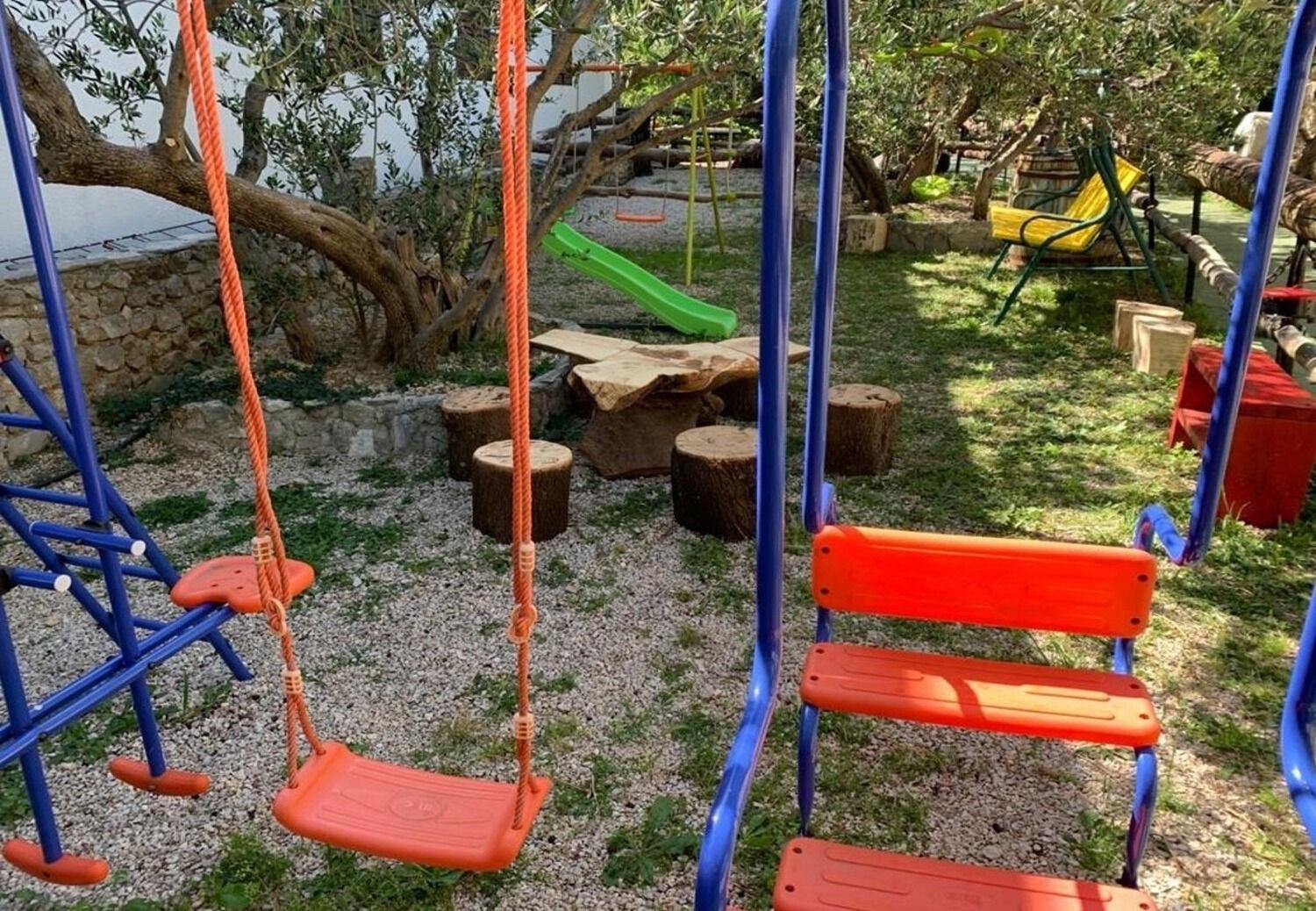 Apartments Antisa - With Playground Tucepi Exterior photo